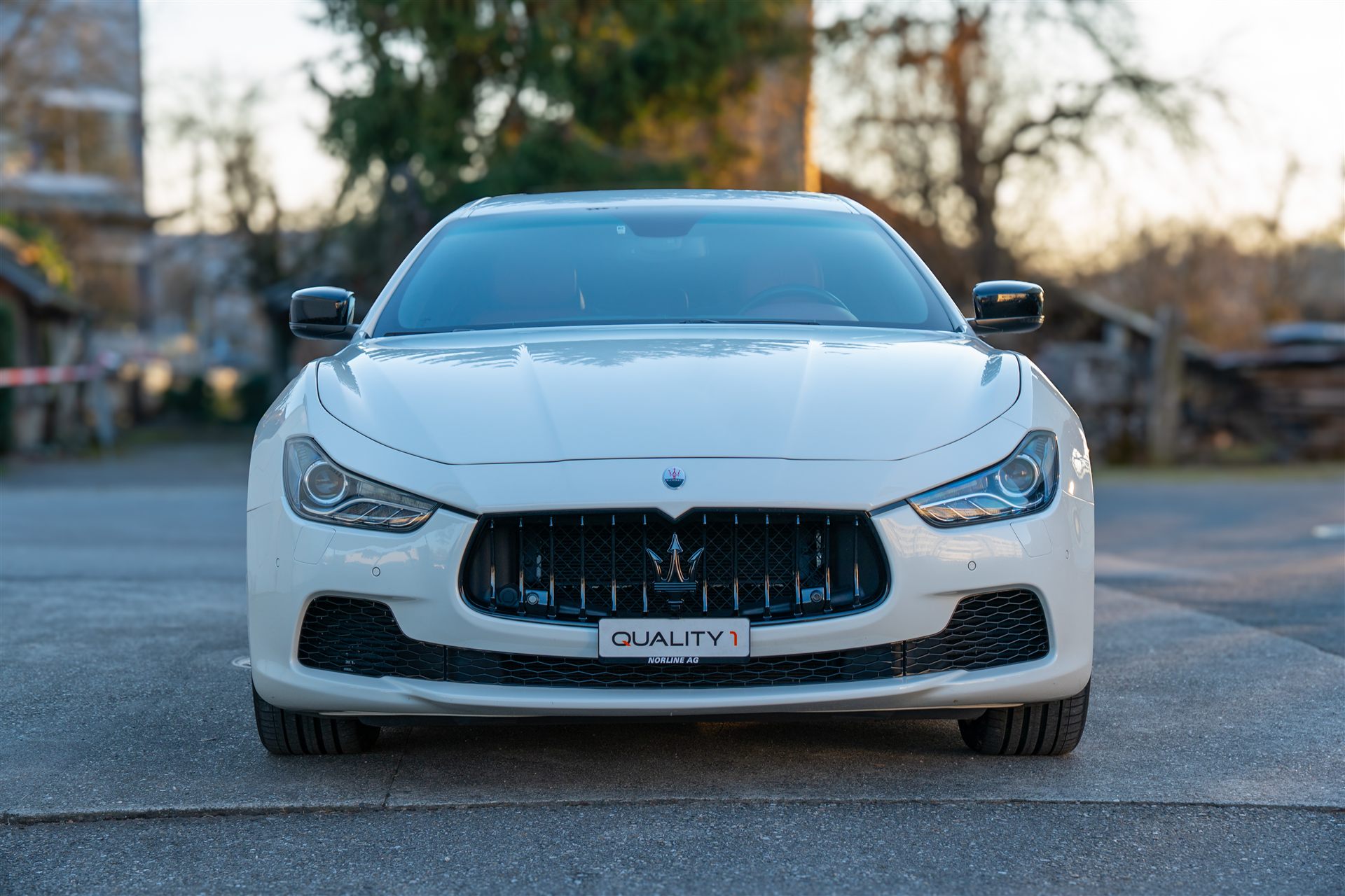 Maserati Ghibli am Verkaufsplatz der Garage Fomasi